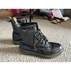 Dr. Martens 1460 Boot Patent Leather 8 eye womens size 7